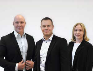 HT-tilintarkastajat Juha ja Eino Järvisalo sekä Anna Järvisalo, Tampere.
